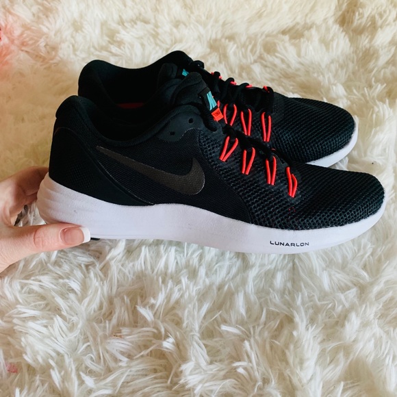 nike lunar apparent black